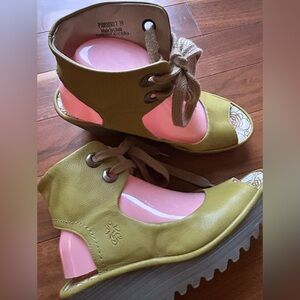 🪰Fly London Yaffa Leather Sandals Size 39